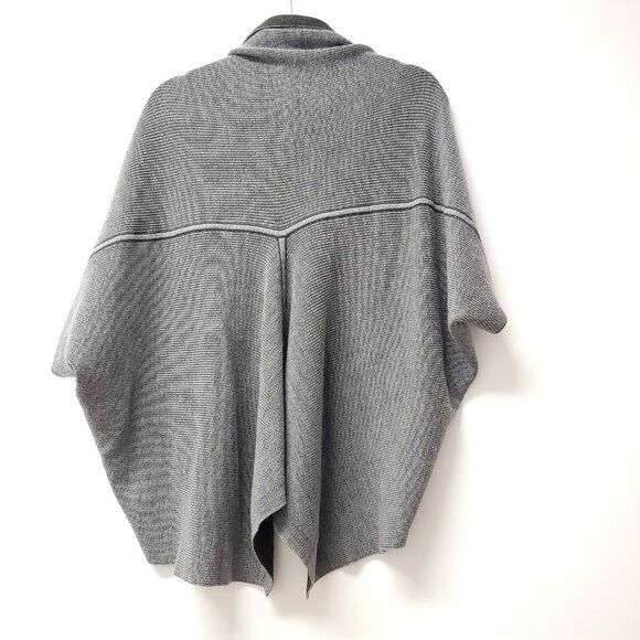 Lululemon Exaltation Wrap Green/Gray Reverible - Picture 5 of 8